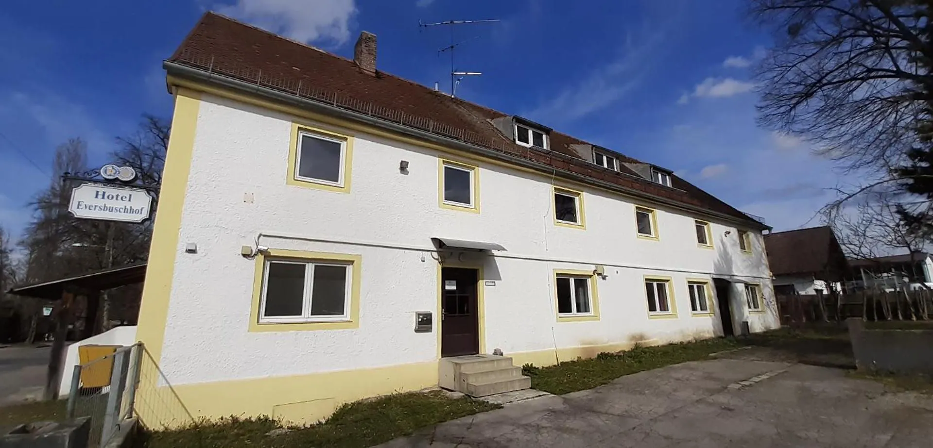 Contacten van Low Budget Allach Apartmenthostel Eve 74
